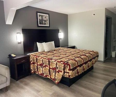 Speedway Inn & Suites Griffin Zewnętrze zdjęcie