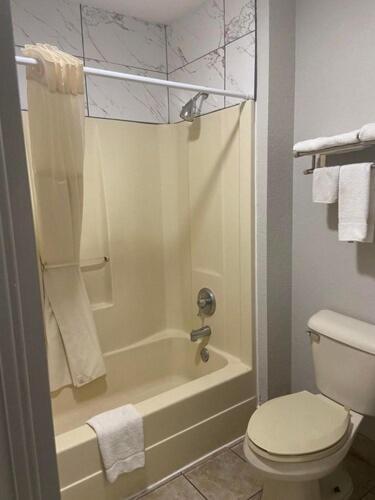 Speedway Inn & Suites Griffin Zewnętrze zdjęcie